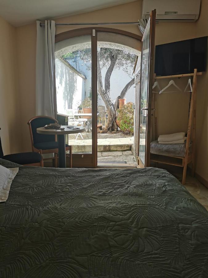 Site Machambreencamargue Bed & Breakfast Vauvert Bagian luar foto